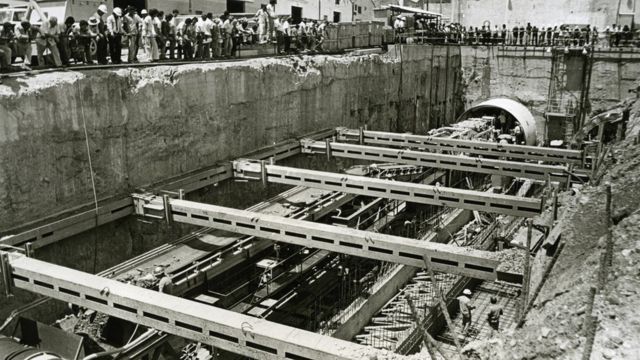 Inicio de la construcción de los túneles del metro en 1977.