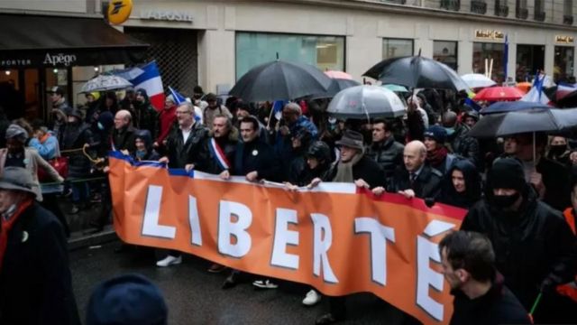 مظاهرات في فرنسا ضد الاغلاق