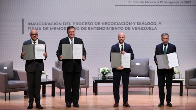 Reunión de diálogo en México entre gobierno y oposición venezolana.