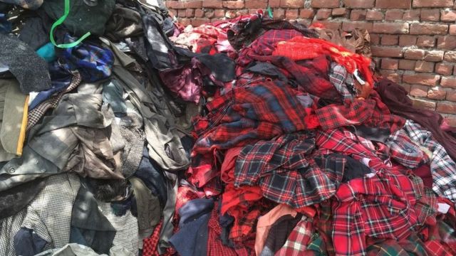 Panipat, la ciudad donde va a parar ropa rota y dañada que nadie quiere - BBC News Mundo