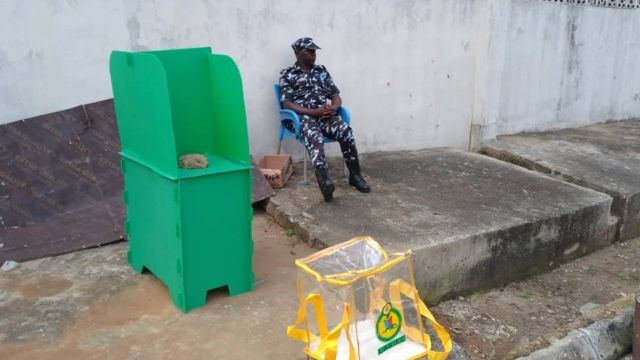 Police on duty for di election
