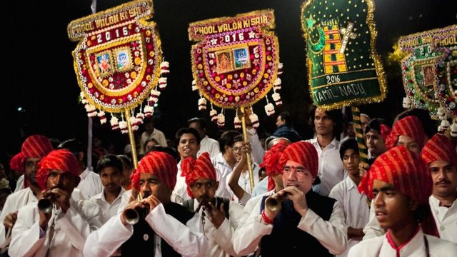 फूलवालों की सैर