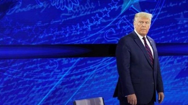 دونالد ترامپ رئیس جمهوری آمریکا کماهمیت جلوه دادن ویروس کرونا را انکار کرد. این در حالی است که او پیشتر در یک مصاحبه ضبط شده به این موضوع اذعان کرده بود.