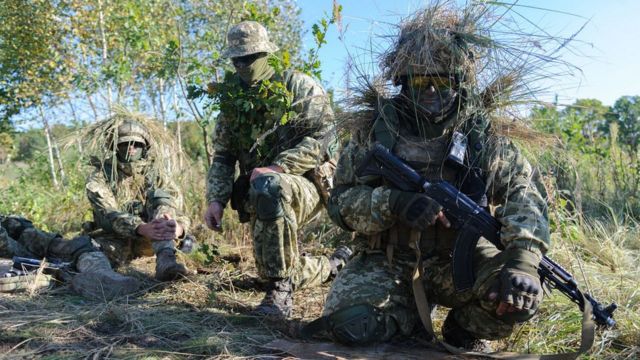 украинские солдаты на учениях