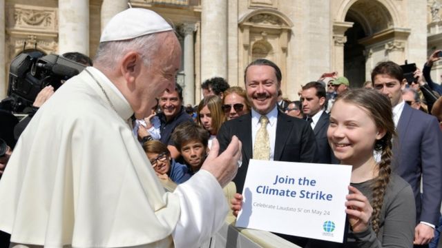 Greta Thunberg, Papa Francesco ile kısa bir görüşme gerçekleştirdi