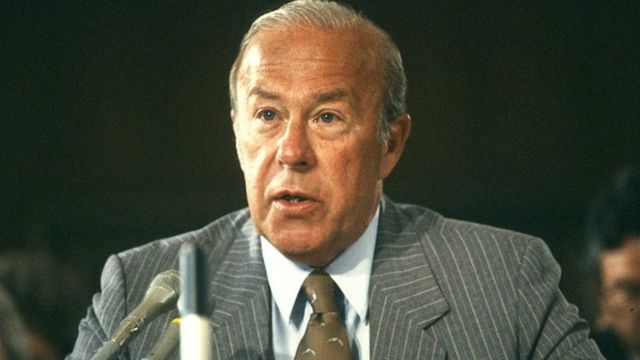 1980-meeyadii Xilligii Mr Reagan, Mr Schultz wuxuu in badan isku dayay inuu hagaajiyo xiriirka dalkiisa la lahaa Midowgii Soofiyeet.