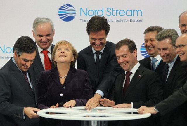 Коли 10 років тому запускали першу гілку Північного потоку, посміхалася не лише канцлер німеччини Ангела Меркель, але й інші європейські лідери