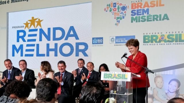 Dilma Rousseff participa da cerimônia de comemoração de 1 milhão e meio de beneficiados pelo Plano Brasil sem Miséria