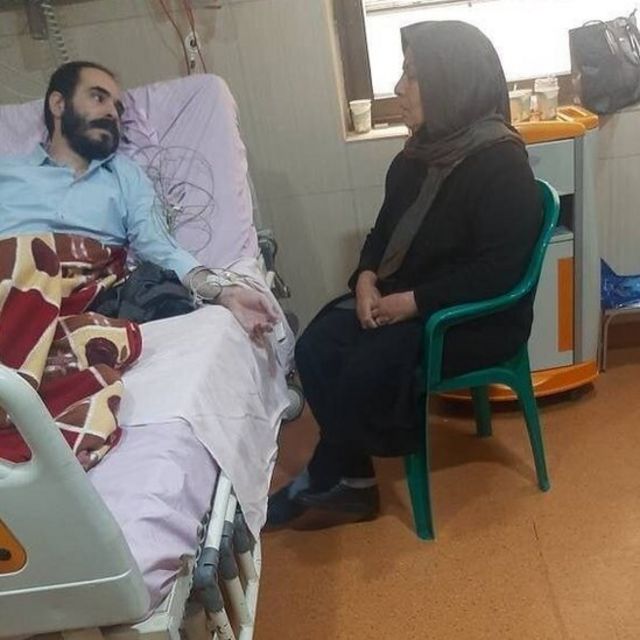 مرکز رسانه قوه‌قضاییه قوه قضائیه تصویری از حسین رونقی و مادرش منتشر کرده است