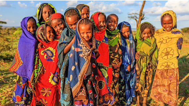 联合国估计，非洲人口2022年已经超过14亿人。这一数字还预计会持续增加。可持续发展是非洲面临的大问题。(photo:BBC)