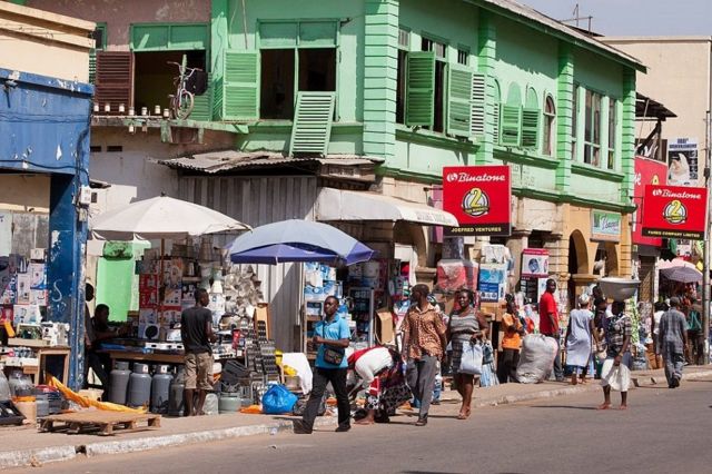 Ahịa Makola na mba Ghana