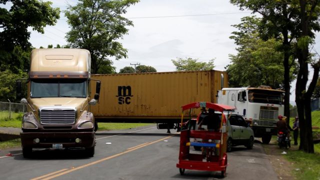 Camiones varados en Nicaragua