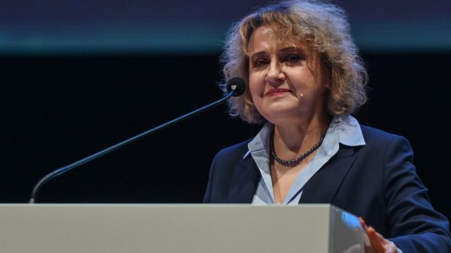 Оксана Забужко виступає у Кракові на Open Eyes Economy Summit 2022