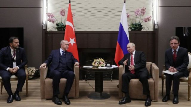 Erdoğan-Putin görüşmesi: Soçi'deki zirve için Putin 'çok yararlı ve önemli', Erdoğan 'verimli' dedi - BBC News Türkçe