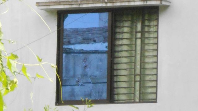 পুলিশ যে বাড়িতে অভিযান চালায় সেখানে 'জঙ্গিরা' ভাড়া থাকতো বলে পুলিশ জানিয়েছে