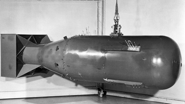 Una réplica de "Little Boy", la bomba atómica que lanzada desde el avión B-29 Enola Gay contra Hiroshima el 6 de agosto de 1945.