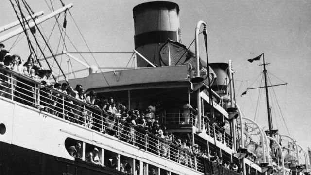يهود مهاجرون يصلون فلسطين عام 1936