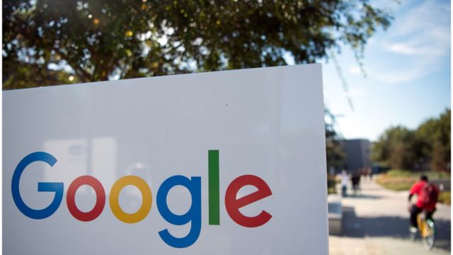 Знак Google біля офісу в Каліфорнії