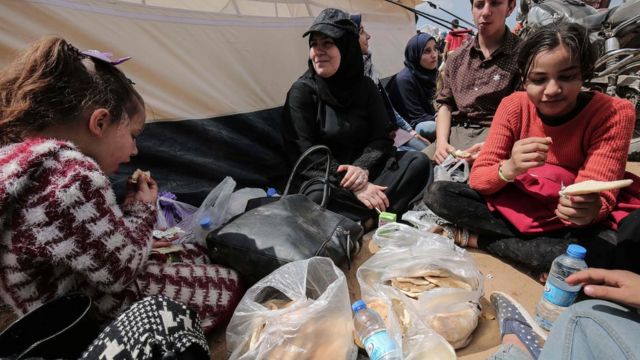 Исроилликлар Хамасни аёл ва болаларни тирик қалқон сифатида ишлатишда айбламоқда