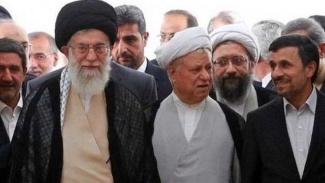 شورای نگهبان بعد از اظهارات رهبر ایران، محمود احمدی نژاد را که پیروز این انتخابات اعلام شده بود، تایید کرد و آیت الله خامنه ای در اظهاراتی که در نماز جمعه تهران داشت، دیدگاه او را به خود نزدیک تر اکبر هاشمی رفسنجانی خواند