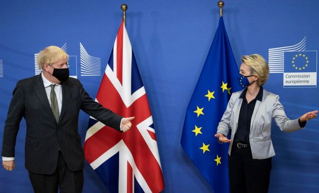 رئيس الوزراء بوريس جونسون ورئيسة المفوضية الأوروبية أورسولا فون دير لاين