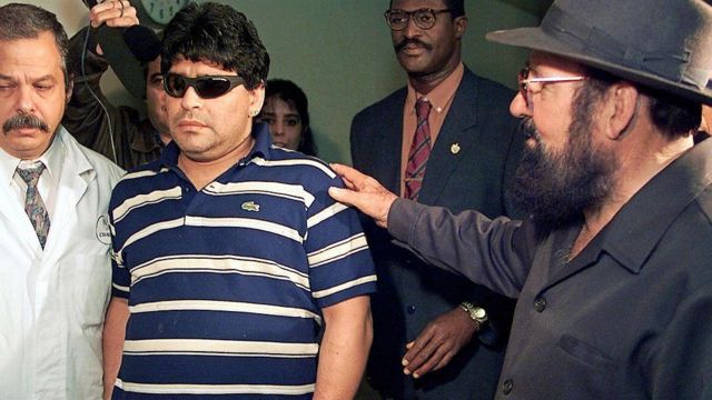 Llegada de Maradona a Cuba en 2000.