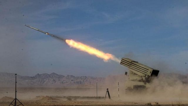 イランのミサイル訓練