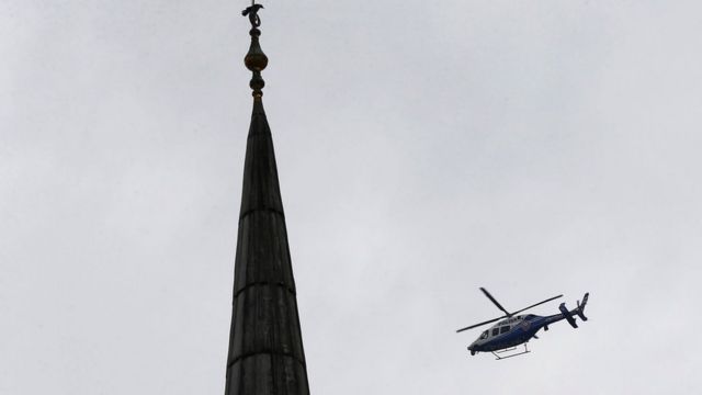 полицейский вертолет над Стамбулом