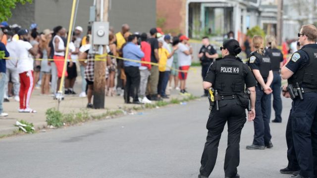 Tiroteo en Buffalo: 10 muertos en un ataque investigado como un crimen de odio racial en el estado de Nueva York - BBC News Mundo