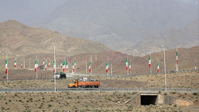 İran'ın Natanz nükleer tesisine 2021'de yönelen ve tesise büyük zarar veren saldırıdan sonra da Mossad suçlanmıştı