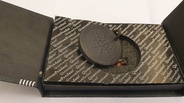 கதிரியக்கத்திலிருந்து காக்கும் என விற்பனை செய்யப்படும் பதக்கம்