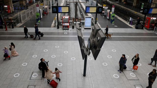 Из-за забастовок серьезно нарушено движение поездов с одного из главных вокзалов Парижа - Gare du Nord