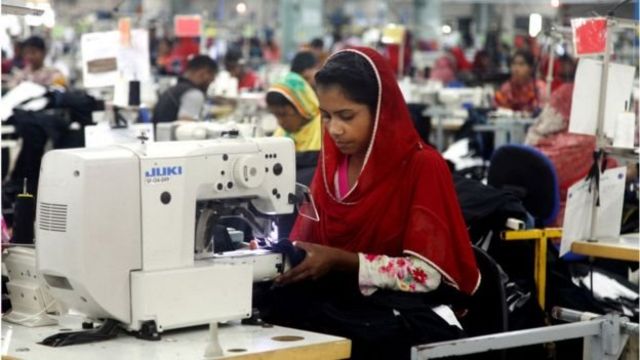 গার্মেন্টস খাতে নারী