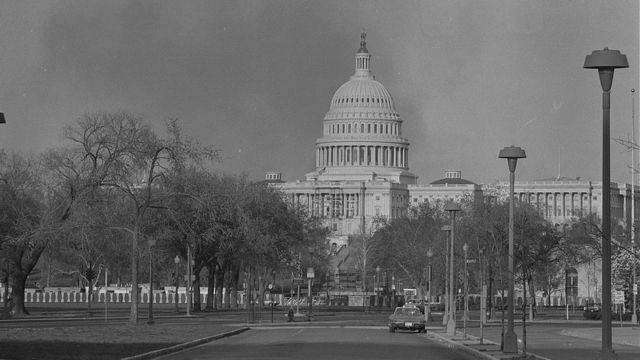 Humo sobre el Capitolio en Washington