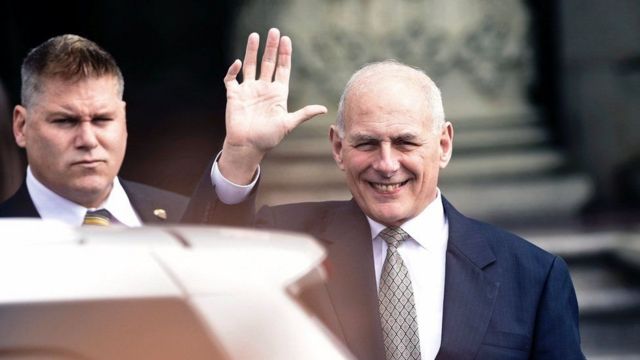 Kelly ayaa la kulmi doona saraakiil aad uga soo horjeeda qorshihiisa