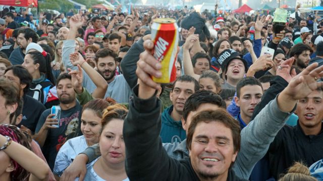Quien Es El Indio Solari Y Que Hay Detras De Uno De Sus Masivos Y Freneticos Conciertos Que Dejo Dos Muertos En Argentina Bbc News Mundo