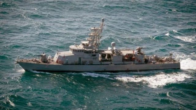 Ubwato wa Iran bwasugereje ubwa Amerika mu mazi mpuzamakungu