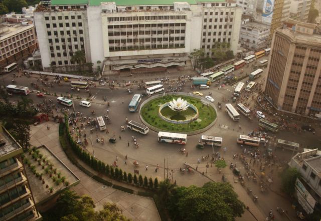 Vista da Praça Shapla, no distrito financeiro de Dhaka, de um andar do Banco de Bangladesh