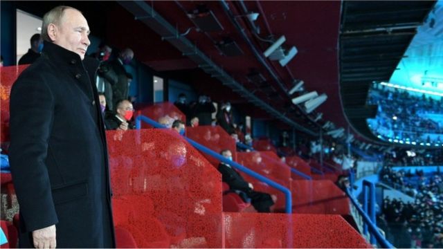 尽管面临战争一触即发的局面，普京仍然在月初访问北京参加冬奥会开幕式，并与习近平会面。(photo:BBC)