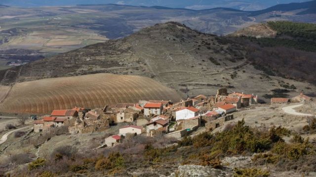 Cidade desabitada em Sarnago, Soria.