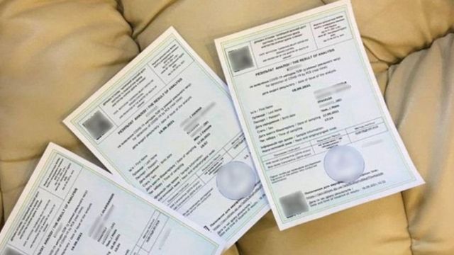 Such fake PCR tests for crossing the border were confiscated by the police from a travel agency in Zaporizhia