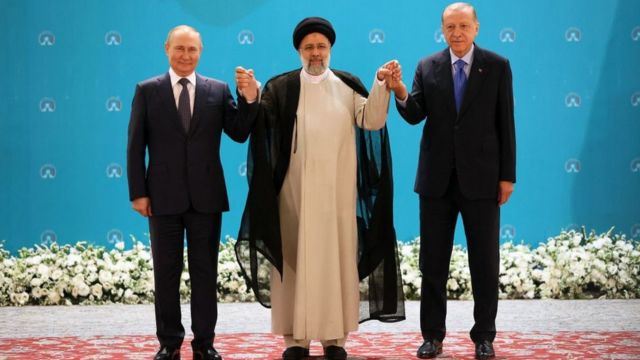 Vladimir Putin, Ebrahim Raisi y Recep Tayip Erdogan.