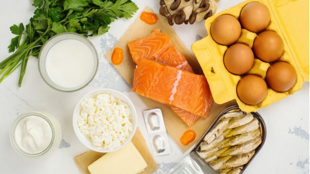 Peixes gordurosos e derivados do leite estão entre as principais fontes de vitamina D na alimentação