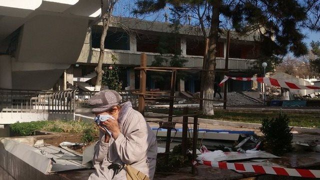 Киночилар Уйи билан видолашаётган Фируза Хайрутдинова.