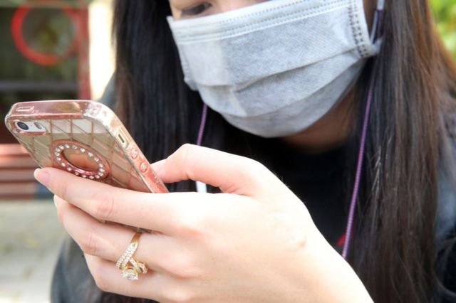 Việt Nam thuộc nhóm các quốc gia có tỉ lệ người dân sử dụng nhiều smartphone và mạng xã hội cao.
