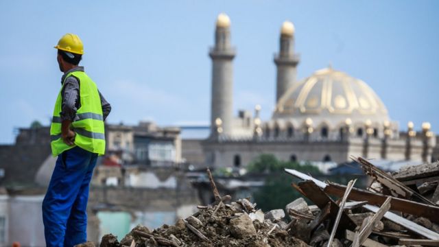 снос домов в Советском районе Баку