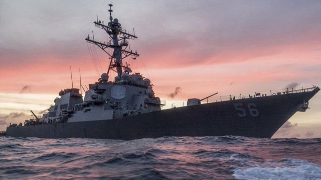 Markabka dagaalka Maraykanka ee USS John McCain ee shilka galay