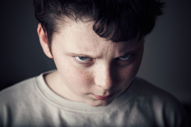 طفل ذو طباع عنيفة (صورة تعبيرية)