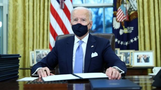 Joe Biden en la Oficina Oval