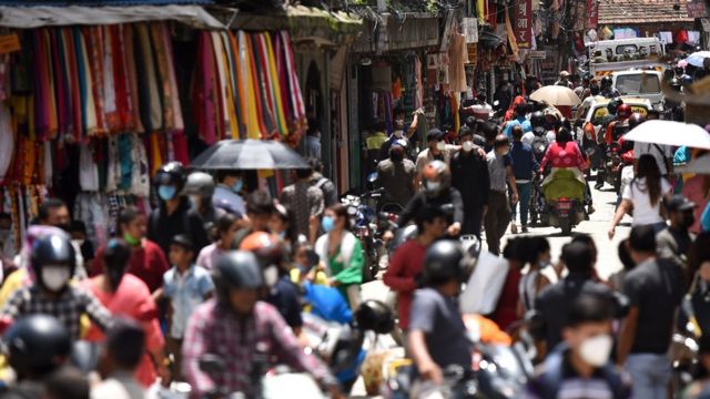 The crowds of Kathmandu